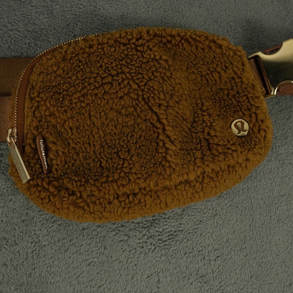Lululemon‎ Everywhere Belt Bag 1L Brown Fleece Sherpa Gold Hardware Teddy